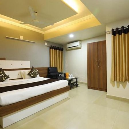 Hotel Loyal Residency Jāmnagar Εξωτερικό φωτογραφία
