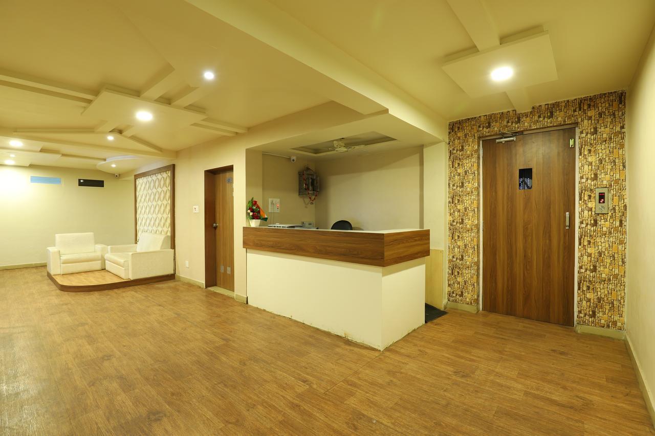 Hotel Loyal Residency Jāmnagar Εξωτερικό φωτογραφία