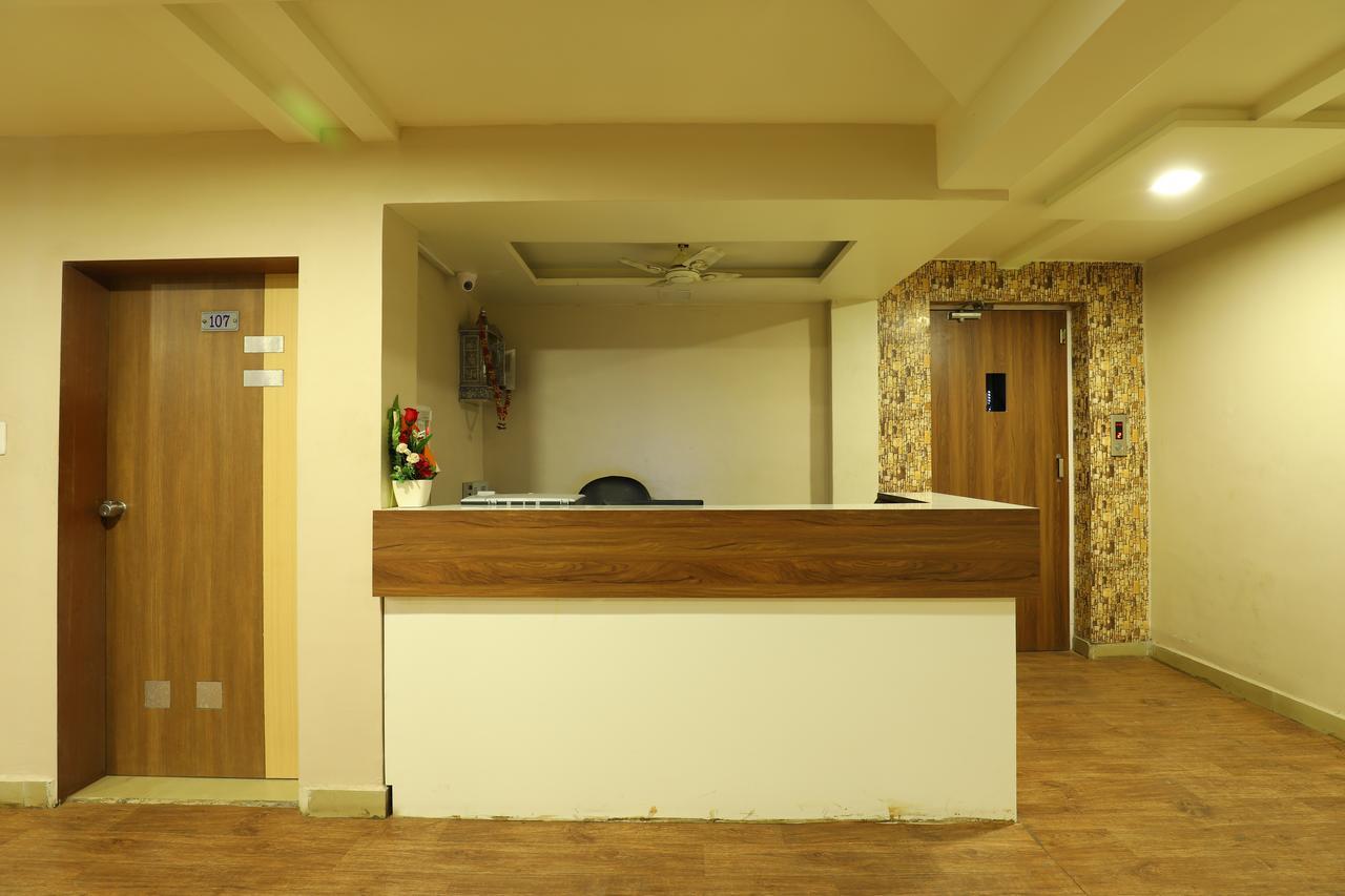 Hotel Loyal Residency Jāmnagar Εξωτερικό φωτογραφία