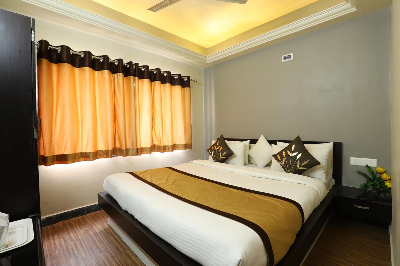 Hotel Loyal Residency Jāmnagar Εξωτερικό φωτογραφία