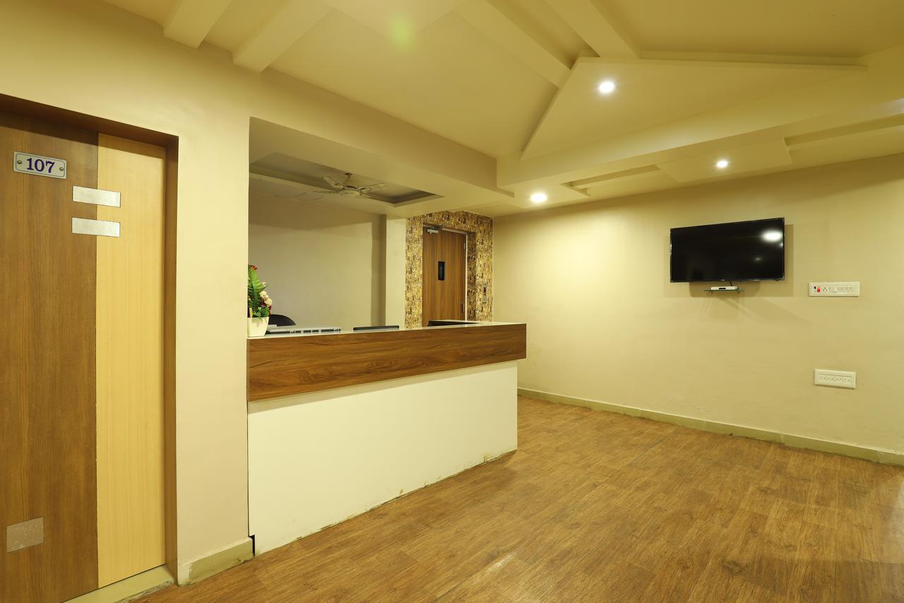 Hotel Loyal Residency Jāmnagar Εξωτερικό φωτογραφία