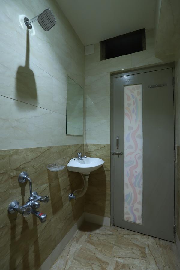 Hotel Loyal Residency Jāmnagar Εξωτερικό φωτογραφία