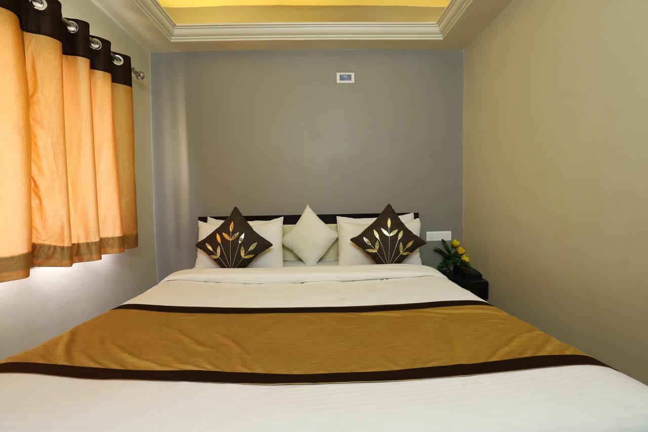 Hotel Loyal Residency Jāmnagar Εξωτερικό φωτογραφία